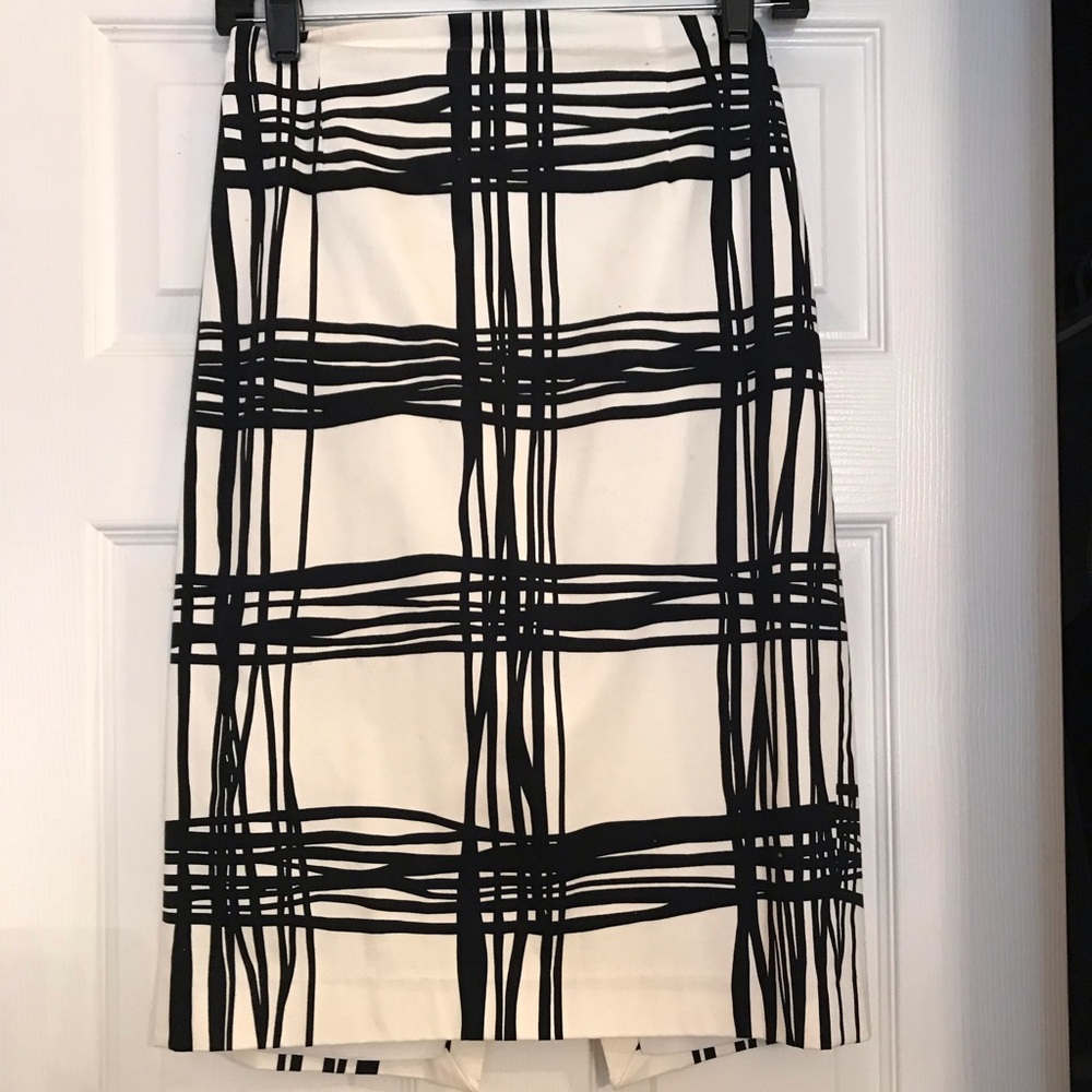 Express Black and Ivory pencil skirt